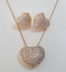 Conjunto Colar E Brinco Coracao Cravejado Com Microzirconias Banhado A Ouro 18k Acessorios Colar De Noiva Joias Para Meninas