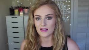 Kiwi beauty blogger Sally Jo Hickey claims she 'glassed in a bar by a  viewer'