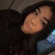 Does anyone make custom cakes?