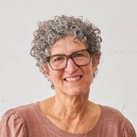 Lisa Levin's Instagram, Twitter & Facebook