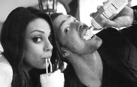 Resultado de imagem para amigos tomando sorvete tumblr