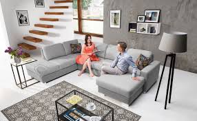 The blond wood handle and knob are made of 100% natural rubberwood, a tropical tree that grows in the warm climate of asia. Chantal Modulsystem Stagra Meble