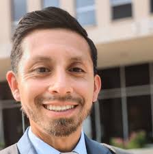 Kendrick Lamar buys his sister a Toyota Camry for her graduation 🎓