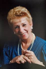 Lee Duby's Instagram, Twitter & Facebook