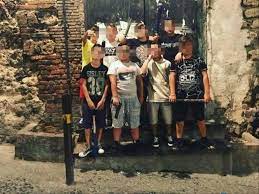 Baby gang lo trovate a (elenco in aggiornamento):. Kriminelle Kinderbanden Baby Gangs Halten Neapel Auf Trab 20 Minuten