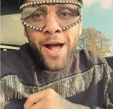 Check spelling or type a new query. Daniel Alves Abusa Do Estilo Ao Se Vestir De Forma Diferente Fotos R7 Futebol