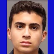 Hialeah: Adolescente sospechoso de matar a su madre se declara inocente