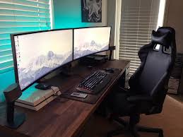 The idea was to create a nice working table which is working on smaller screens also. Gaming Setup Ideas Simple Novocom Top