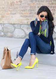 Ideas De Look Con Combinacion De Colores Amarillo Azul Lo Mejor De Street Style Los Looks Con Prendas Que Combinan Colores Amar Fashion Fashion Poses Style