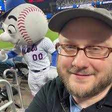 Stacey Benoit's Instagram, Twitter & Facebook