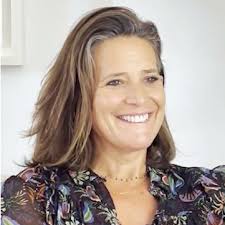 Debbie Isaacs's Instagram, Twitter & Facebook