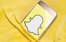 إنستينت 22 انخفاضا فى تنزيلات تطبيق سناب شات خلال الربع الثاني من 2017 snapchat marketing snapchat social media