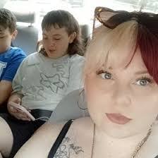 Heather Halterman's Instagram, Twitter & Facebook