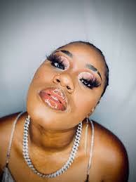 Damien Dodson's Instagram, Twitter & Facebook