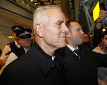 University gave MA for thesis denying Holocaust