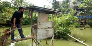 Keluarga memiliki sumber air minum bersih adalah keluarga yang memiliki sumber air minum berupa air kemasan atau dari mata air /sumur terlindung dan air bekas pakainya tidak meresap kembali ke. Pemkot Tangsel Akan Bongkar Jamban Apung