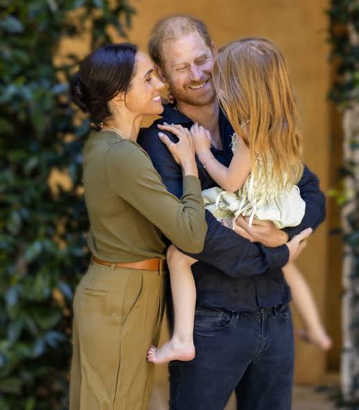 Harry And Meghan UK Return Sparks Tension, As Nearby Parents Receive Warning  Letters Over New School Rules | Bored Panda
