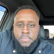 Scammer trying to sell rigs