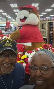 Sweet Frog Middle Creek hours of operation?