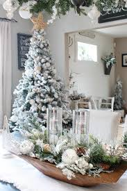 Christmas dining room decor is one such interesting idea. Farmhouse Dining Room Christmas Decorations Clean And Scentsible