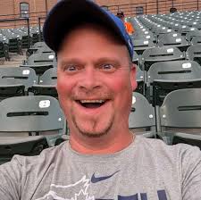 I think we only have one reliever and the ball boy left who can pitch!!!