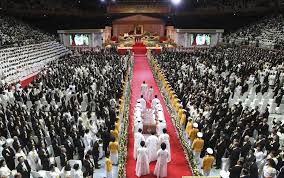 Funeral For Rev Sun Myung Moon Draws Thousands In South Korea Moon Drawing Sun Myung Moon Funeral