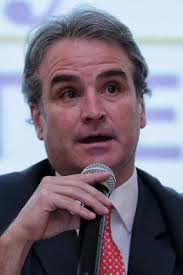 Caída del monopolio del aguardiente: los consumidores triunfan, según Pablo Felipe  Robledo