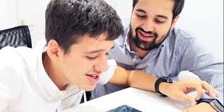 Otizmli kardeşi için platform yarattı, tüm dünyadan ödül yağdı"