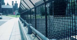 Then cut it in half, to make the fencing roughly 24in high. Wire Fence Your Complete Guide Long Fence