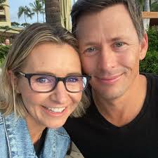 Saw the sunrise in California and watched the sunset in Hawaii! So grateful  to be with this amazing family of mine, in a truly magical place! Thank you  @alaskaair for the safe