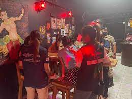 チェンマイの歓楽街ロイコ―通りの「My Tirak Bar」「My Tirak Pub」を摘発、未成年を外国人客に売春させる |  タイランドハイパーリンクス：Thai Hyper