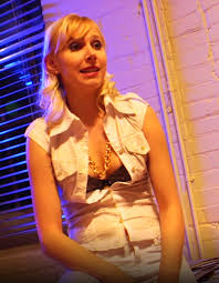 S01 E10 - Next Stop Porn - Zalman Kings Body Language