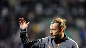 Ricordo ancora la grinta e quello slalom coast to coast appena entrato nella sfida di. Roma Full Back Federico Balzaretti Announces Retirement Football News Sky Sports