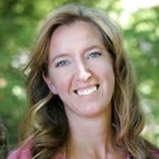 Courtney Crombie's Instagram, Twitter & Facebook