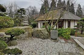 Das ziel der fernöstlichen gartenkunst ist es, mit kiesflächen, steinen diese anspruchsvolle gartenkultur hat die grenzen der asiatischen welt mittlerweile weit hinter sich gelassen. Japanischer Garten Hamburg Auch Im Winter Reizvoll
