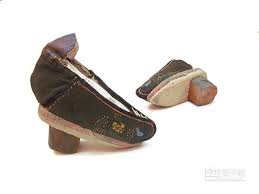 台湾金莲鞋加高底免沾水 feet accessories feet loafers