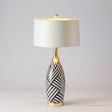 Parfaits pour réparer ou rénover une lampe, ces équipements vous permettent d'offrir une seconde vie à vos éclairages. Lampe A Poser En Ceramique Abat Jour De Tissu H82cm Rayure Blanc Et Noir Pour Salon Chambre