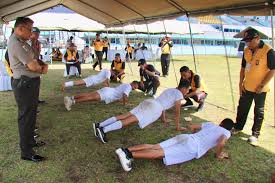 1) pria dan/atau wanita, bukan anggota/mantan prajurit tni/polri atau pns tni. Biro Sdm Polda Riau Laksanakan Tes Jasmani Penerimaan Casis Bintara Polri T A 2019