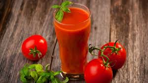 Minuman berwarna ini kaya nutrisi dan rendah kalori dan lemak. Ini Risikonya Bila Terlalu Banyak Makan Tomat