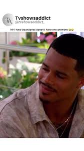 Loge Island What The Helly