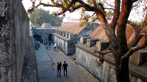 Cycling to Sewri Docks and Sewri Fort