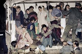 When i started collecting photos of the people killed in srebrenica, the task at first seemed like a clerical one. Scenes From Hell 1995 Srebrenica Genocide In Photos Taiwan News 2020 07 10 15 02 33