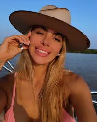 Natalia Castro's Instagram, Twitter & Facebook