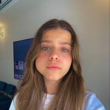 Daria Michel's Instagram, Twitter & Facebook