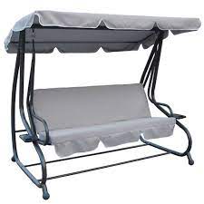 I dondoli da giardino proposti da produceshop sono tutti rigorosamente realizzati e progettati con materiali robusti e resistenti in grado di resistere nel tempo agli agenti atmosferici. Dondolo Letto Da Giardino Acciaio Grigio Boston 3 Posti Reclinabile Con Cuscini Bakaji