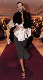 Finden sie 386 adressen zu bank in münchen: Munchner Juwelen Schweizer Bank Edle Mode Exklusive Salonshow Ladies First Exklusiv Munchen Szene Society Shopping In Munchen