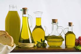 Kandungan lemak baiknya bisa menjaga kesehatan jantung hingga mencegah harga minyak olive atau minyak zaitun cukup mahal, apalagi permintaan minyak olive di dubia makin meningkat. Kegunaan Minyak Zaitun Yang Mengejutkan Di Sekeliling Rumah 2021 Ulang Tahun