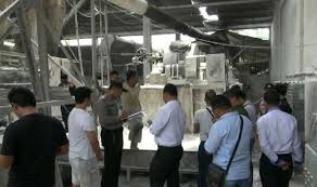 Menandai hasil produksi yang belum sesuai dengan standart… Diduga Kelalaian Kerja Pabrik Tapioka Di Serdang Bedagai Meledak Bagian 1