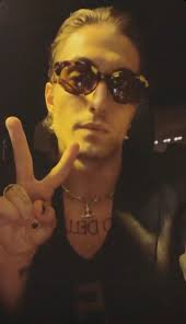 Пин от пользователя Taylor Sutter на доске Măneskin