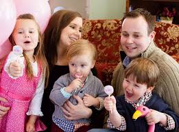 Josh duggar is slowly becoming persona non grata among the political right. 19 Kids And Counting Recap Josh And Anna Duggar Are Expecting A Baby Girl In Anna S Having A Watch Entertainment Latin Post Latin News Immigration Politics Culture